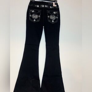 Adonai Corte Vaquero Embroidered Flare Jeans SIZE 9